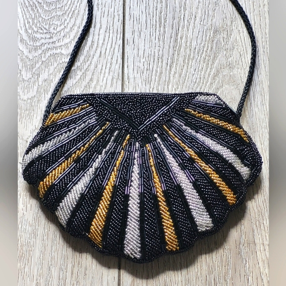 Gorgeous Black Vintage Shell Purse - Picture 11 of 14